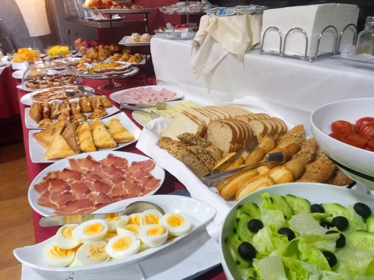 Hotel Iris 그라노예르스