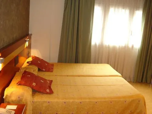 Hotel Iris 그라노예르스