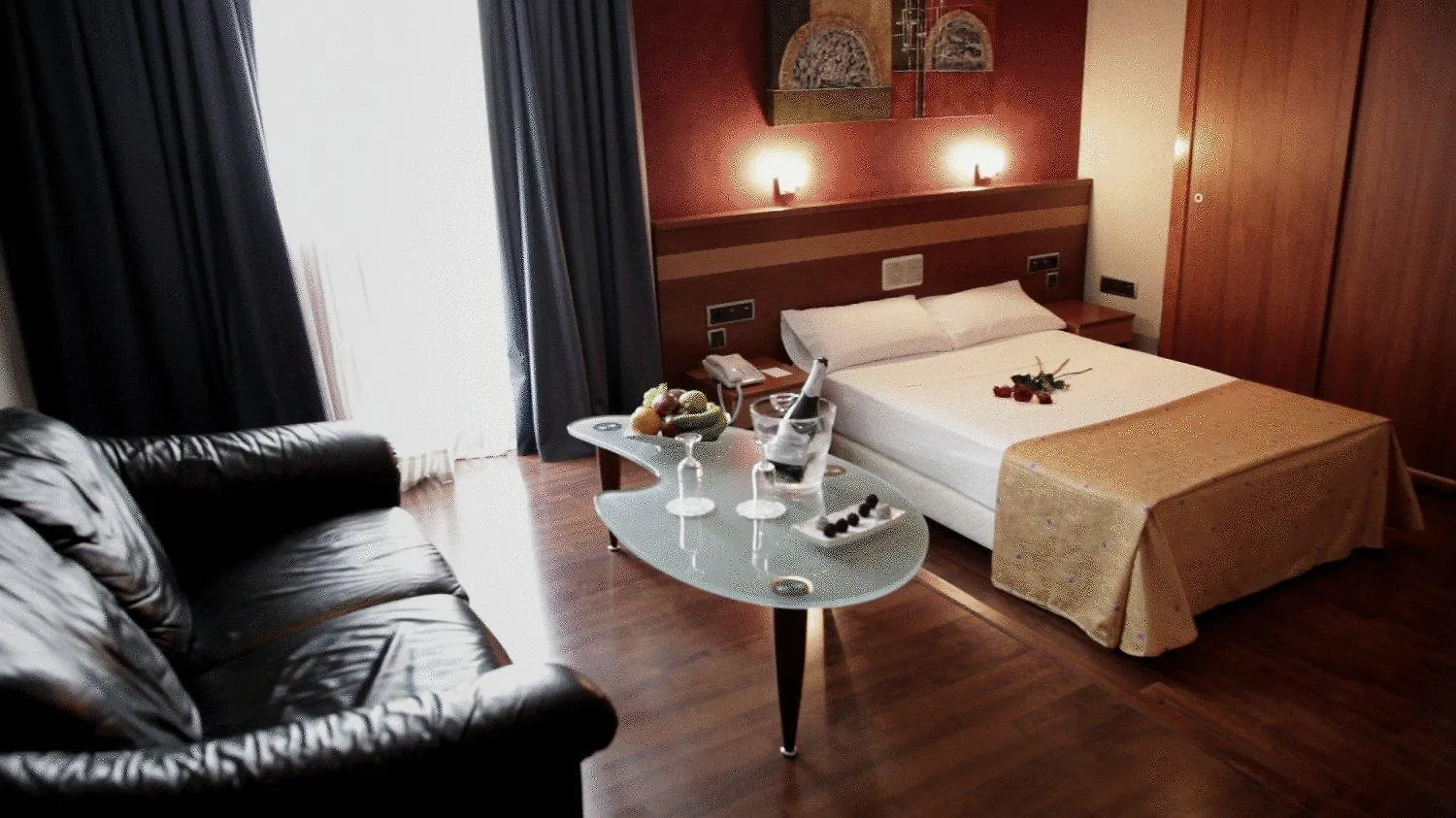 Hotel Iris 그라노예르스